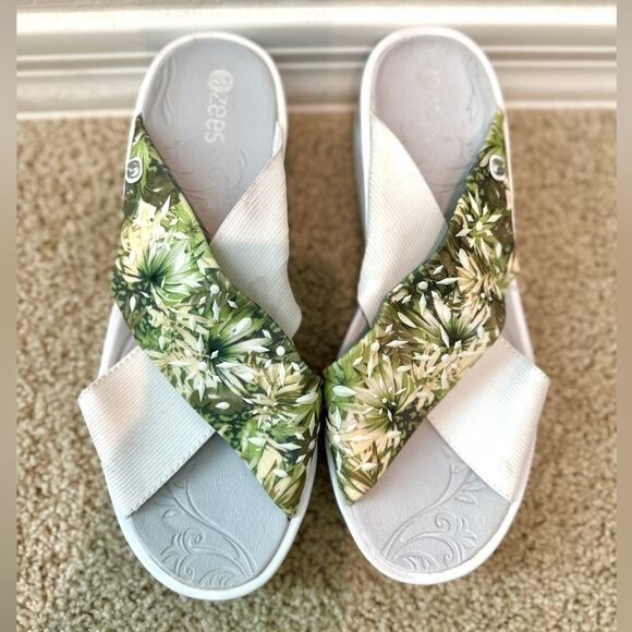 BZEES | Diamond X-Band Slide Sandals Green Floral | Women’s Size 8.5 - Picture 4 of 5